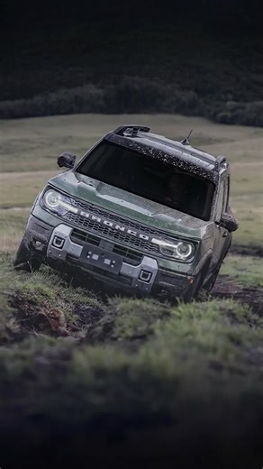 O Ford Bronco Sport não é apenas um SUV; é a evolução definitiva para quem exige performance absoluta tanto no asfalto da Duca Serra quanto nos destinos mais remotos do nosso estado. Sinta o pertencimento a uma linhagem lendária, onde o motor EcoBoost de 253 CV (o mais potente da categoria) e a capacidade de imersão de 600mm garantem que nenhum obstáculo seja grande demais para você. Na Ford Moselli, entendemos que sua trajetória merece ser valorizada. Por isso, oferecemos a supervalorização do 