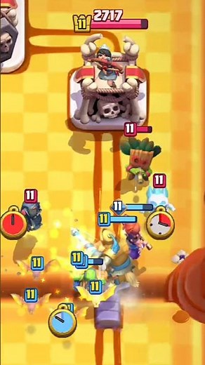 Evolution Valkyrie Be Like in Clash Royale 🔥