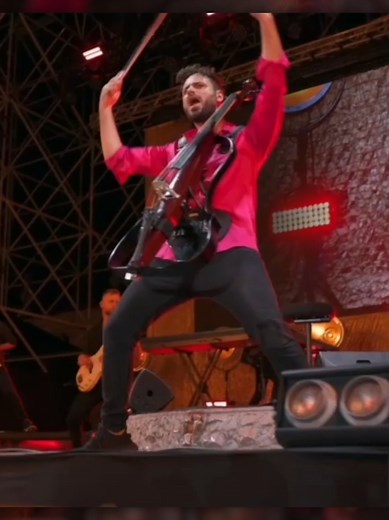 Hauser: The Rebel Is Back in Full Beast Mode Live from Italy Concert