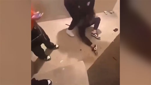 Jeune fille rouée de coups à Lyon: le père de la victime dit avoir porté plainte il y a "deux mois"