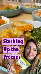 3 delicious freezer saver meals for less than €1 per person🙌 These meals are all chicken based and I used the Irish chicken Oyster thighs from Aldi, which cost €2.69, you can also use chicken breast if you prefer. #freezersavermeals #BackToSchool #savingmoney #savingmoney #savingtime #familymeals #slowcookermeals #irishbudgeting #cazmooney | Irish Budgeting