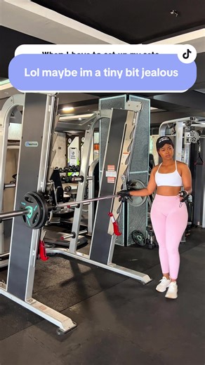 The Gym Hug Phenomenon: Why Do Couples Hug Mid-Set?