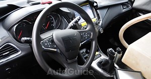 2015 Chevrolet Cruze Interior Revealed in Spy Photos