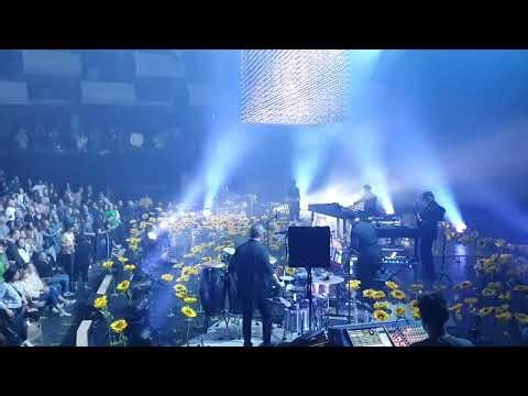 Kruder & Dorfmeister: The K&D Sessions live in London, 4th May 2025 - 15. Speechless by Count Basic