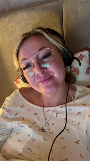 Day 2 completed. Work from home, family time, new LED mask, bit of tidying. Smashed it !!! #75daychallenge #75daysmedium #fyp #happiness #familyfun