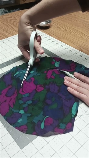How to make a ruffle #ussewingtips #sewing #seweasy #sewingtechnique #sew #sewinghacks #sewhappy