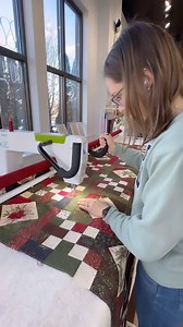 After a month off from the machine, it felt so good to longarm a quilt today! Even better, Sandi (the piecer) happened to pop in just as I was getting started and got to watch me stitch for a bit 😍 | String & Story
