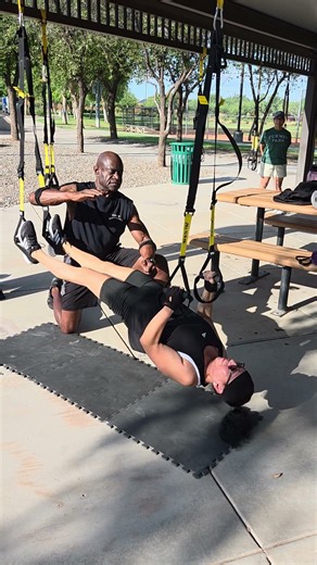 Nat and Rosa TRX elevation #plank #motivation #plankpose,#trx