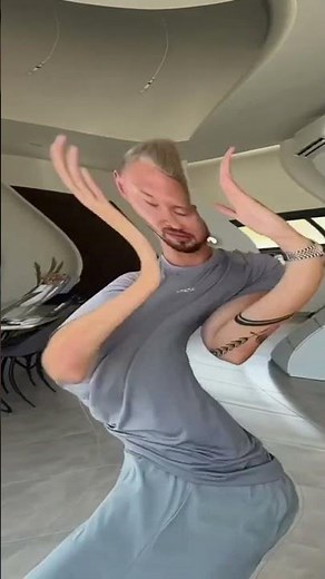 Meine Frau hat Aliens im Bauch 👽 #comedycouple #shorts #jonathanundalina