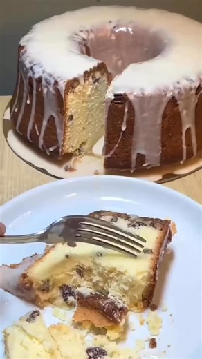 Sour Cream Pecan Pound Cake is beautifully dense, buttery, and packed with toasted pecans.👉 Grab the full recipe and entire collection here: https://jaffrywardjr.gumroad.com/l/UltimatePoundcakeRecipes?layout=profile 💥 Use code 2025 before Sunday for 15% off.The sour cream gives it that signature moist crumb, while pecans add crunch and Southern charm. No guesswork—just mix, bake, and slice into tradition. My most-requested recipe from readers and fans alike!✨ Over 40 recipes included🧁 Foolpro