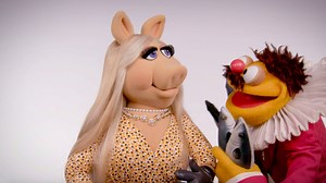 Despite something fishy in moi's new #ThoughtOfTheWeek, I still manage to make a splash! | Miss Piggy