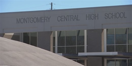 ‘It’s 100% predatory’: Teacher showed nude photos of himself to student during class, parents say