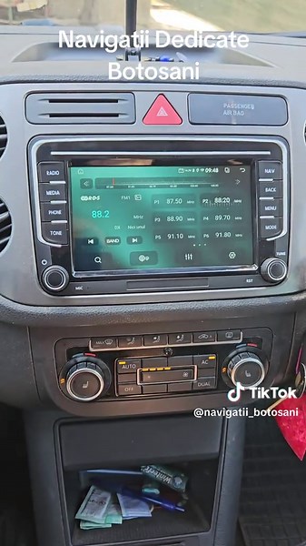 Navigating Your VW Tiguan with Waze and CarPlay