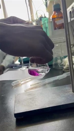 Titration process, acid base reaction//@Biochemclassroom1