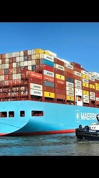 New Type Maersk Mega-Ship: Antonia Maersk's First Docking in Rotterdam!