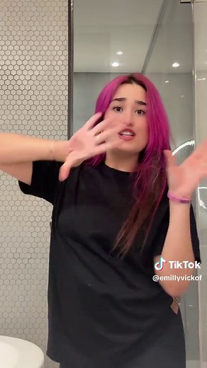 Emily Vick: Versão e Novidades Sobre a Influenciadora