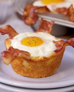 20K views · 257 reactions | A tasty twist on the basic biscuit sandwich. Easy Bacon and Egg Biscuit Cups recipe: https://www.pillsbury.com/recipes/easy-bacon-and-egg-biscuit-cups/7b59ff89-d049-477b-ae62-1a8ba612e7d5?utm_source=facebook&utm_medium=social_organic&utm_campaign=MSP_XX?mktgimp=XX | Pillsbury | Facebook