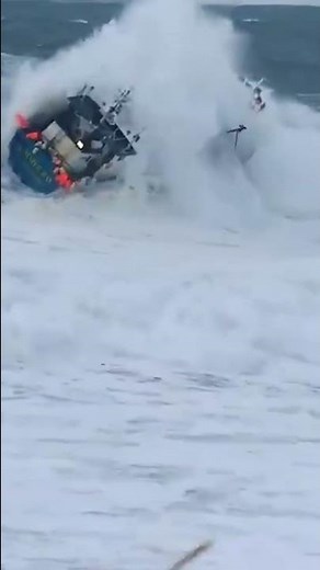 The Summer Bay Nearly Capsizes! | Deadliest Catch #shorts