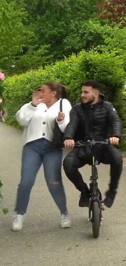 6K views · 215 reactions | They almost freak out #fbvira #fyp #Love #prank #viral #funny | Crunchfun Extra | Facebook