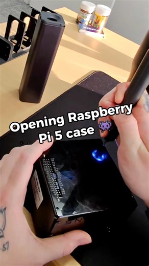 Opening a Raspberry Pi 5 case 👨‍🔧🧑‍💻 #shorts