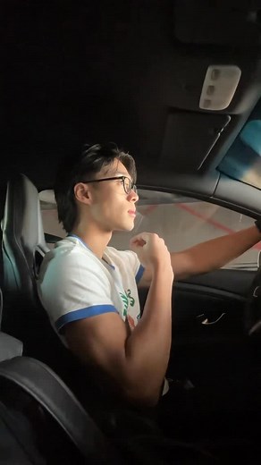 Peter Le on Instagram: "come drive w me to medschool 🤍"