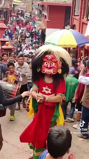#nepaliculture #nepalimusic #publicreactin #viral #fullscript #automobile