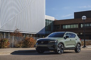 View Photos of the 2023 Volvo XC40 B5 AWD Ultimate
