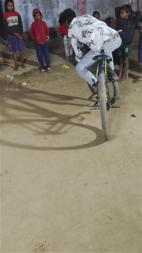Raj Cyclecircus on Instagram: "राज साइकिल सर्कस #video 🫵💫"