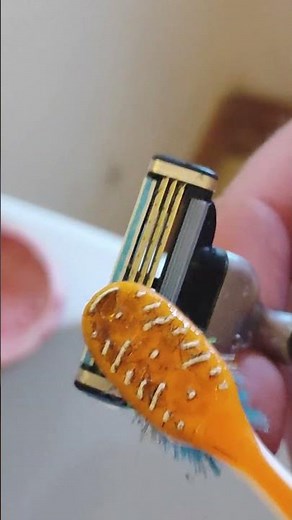 How to clean your razor blade