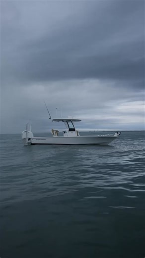 🔊 When the captain falls overboard, the system responds for you When the Captain-only MOB wearable sensor detects a man-overboard event, the Garmin OnBoard System immediately activates a complete safety sequence — ▶ Automatic engine shutdown ▶ Instant MOB waypoint creation ▶ Audible alarm alerts This stops the vessel from continuing forward and helps the captain return to the exact location in the shortest possible time ⏱️ This rapid response workflow is one of the most critical safety procedur