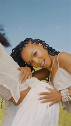 visuals for “UNCONDITIONAL” OUT NOW on youtube!! 🐦 album on the wayy xx | Gyakie