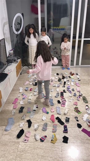 The game that Sharni loves to play with the girls the most #BenAvraham #Challenge #Games