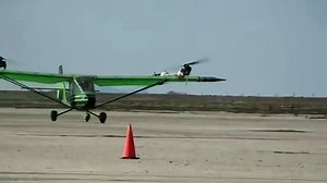 CGS Hawk 轻型固定翼飞机，垂直、短距离起降悬停测试 4