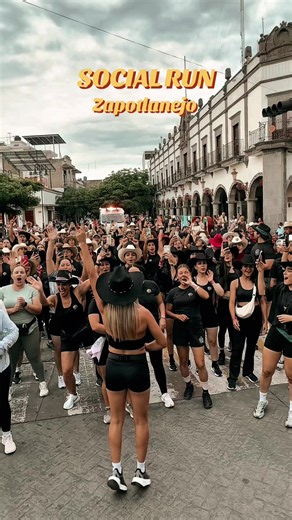Así si dan ganas de correr 🏃‍♂️😎🪗🎶 #socialrun #norteño #zapotlanejo #running #viral