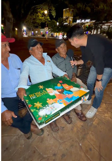 LOS VELADORES DEL PARQUE🤣‼️ Sigo repartiendo roscas en Dzitbalché🎤⚡️ #OMVENTERTAINMENT #ROMANTRUJILLO #OMV