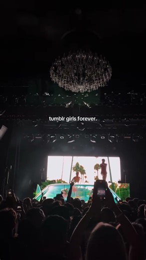 never getting over this song. #edm #geazy #tumblrgirls