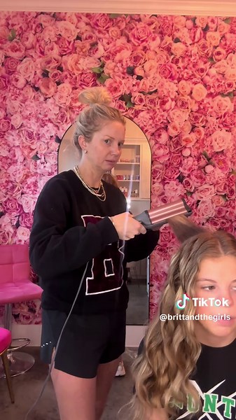 Let’s Crimp some Hair 💕💁🏼‍♀️! #hair #girlmom #wavyhair #hairstyle | Crimp Hair