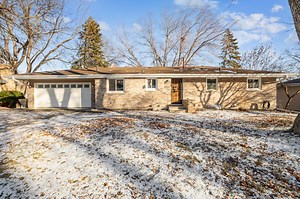 5904 Meadow Lake Road W, New Hope, MN 55428 - MLS 6633583 - Coldwell Banker