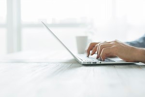 著名の設定など……テレワークでも使うビジネスメールの作法 [在宅ワーク] All About