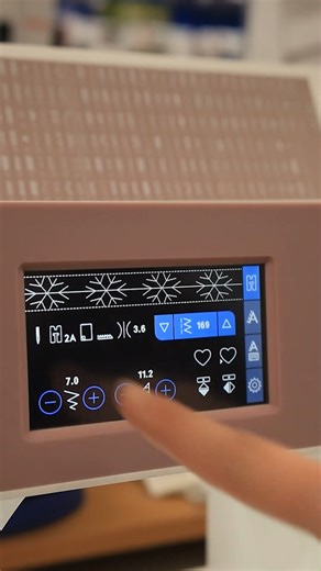 8.1K views · 53 reactions | A Pfaff quilt ambition 635 varrógépben több, mint 200 beépített öltést találsz! | Varrógépcentrum | Facebook