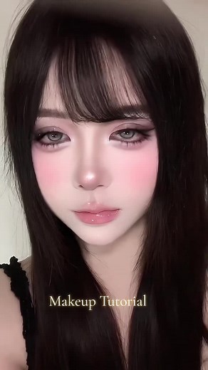 Snake Makeup Tutorial: Create Smoky Eye Looks