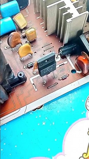 Măsurați tranzistoarele orizontale TV cu un multimetru analogic.#transistor #tecnician #npn