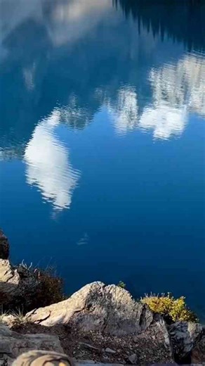 This Moraine Lake trail feels too unreal to be true