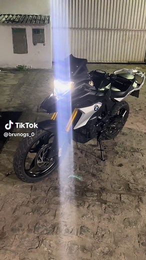 Exploring the BMW GS 310: Features and Riding Experience