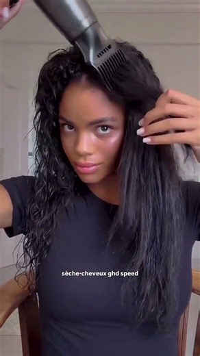 L’embout peigne ghd speed aide à étirer, lisser et maîtriser les longueurs ✨