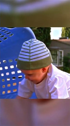 👶 Hal No Puede Salir de Casa… ¡Pero Salva al Bebé! | Escena de Malcolm #shorts #shortvideo