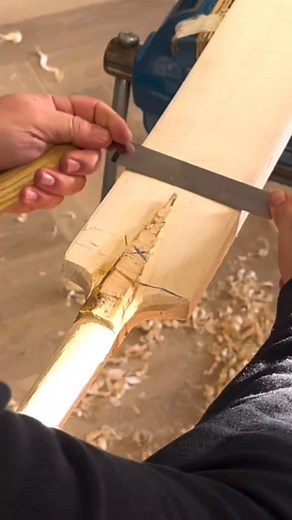 Williams & Co Cricket on Instagram: "Shaping Dutch willow, one shoulder and handle at a time This is cricket craftsmanship, not just batmaking. 🏏 We use a drawknife for pure precision. Every handle. Every detail. Handcrafted. Pure ASMR for the bat lovers. 🎧 Satisfying to watch, serious in performance. #Craftsmanship #DrawknifeSkills #SatisfyingWork #Woodworking #cricket #cricketer #cricketlover #cricketfans #cricketlife #cricketlovers #cricketfever #batmaker #cricketfever #dutchbatmaker #dutch