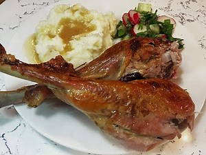 How To Make Turkey Gravy From Drippings- Basic Turkey Gravy - Turkey Gravy Recipe