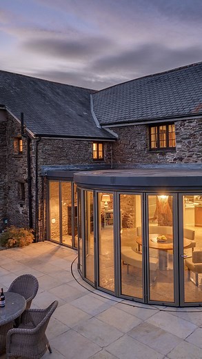 Inside a £2,500,000 Grade II listed home in Devon, UK. The manor was part of an estate owned by descendants of the prominent explorer and politician Sir Walter Raleigh until the second half of last century. An earlier resident of the manor was the eponymous Sir John Bozom, a former Sheriff of Devon and MP of Totnes and Dartmouth. Currently under offer with @thecoastalhouse | The Luxury Home Show