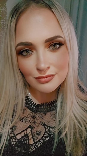 Elegant Black Lace Top Fashion Styling Guide